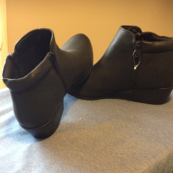 MOSSIMO Women’s boots size 8.5 - Picture 3 of 5